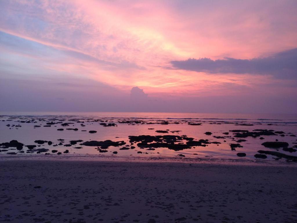 Hugs Guesthouse Koh Lanta Bagian luar foto