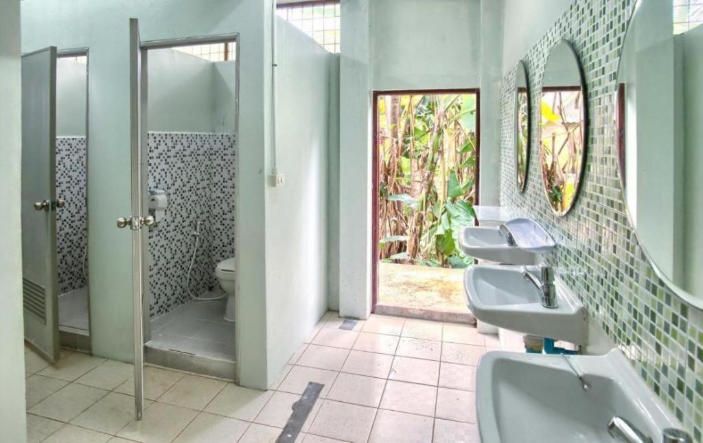 Hugs Guesthouse Koh Lanta Bagian luar foto