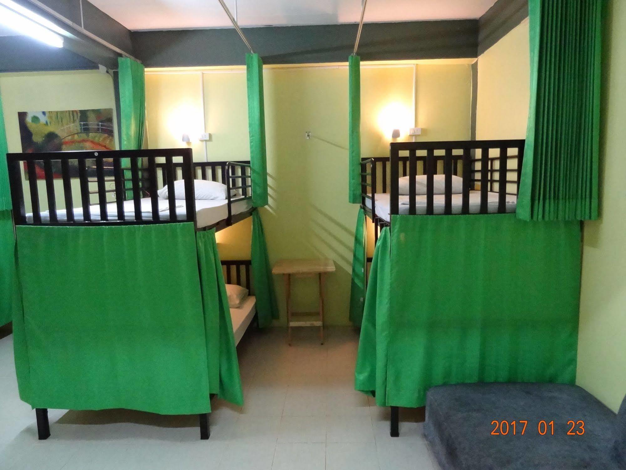 Hugs Guesthouse Koh Lanta Bagian luar foto