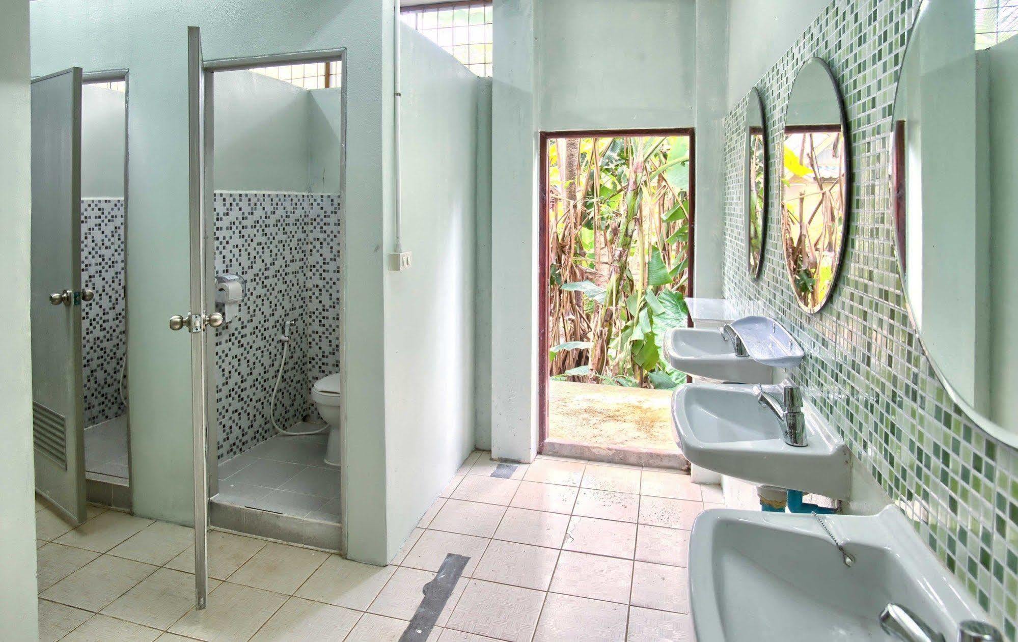 Hugs Guesthouse Koh Lanta Bagian luar foto