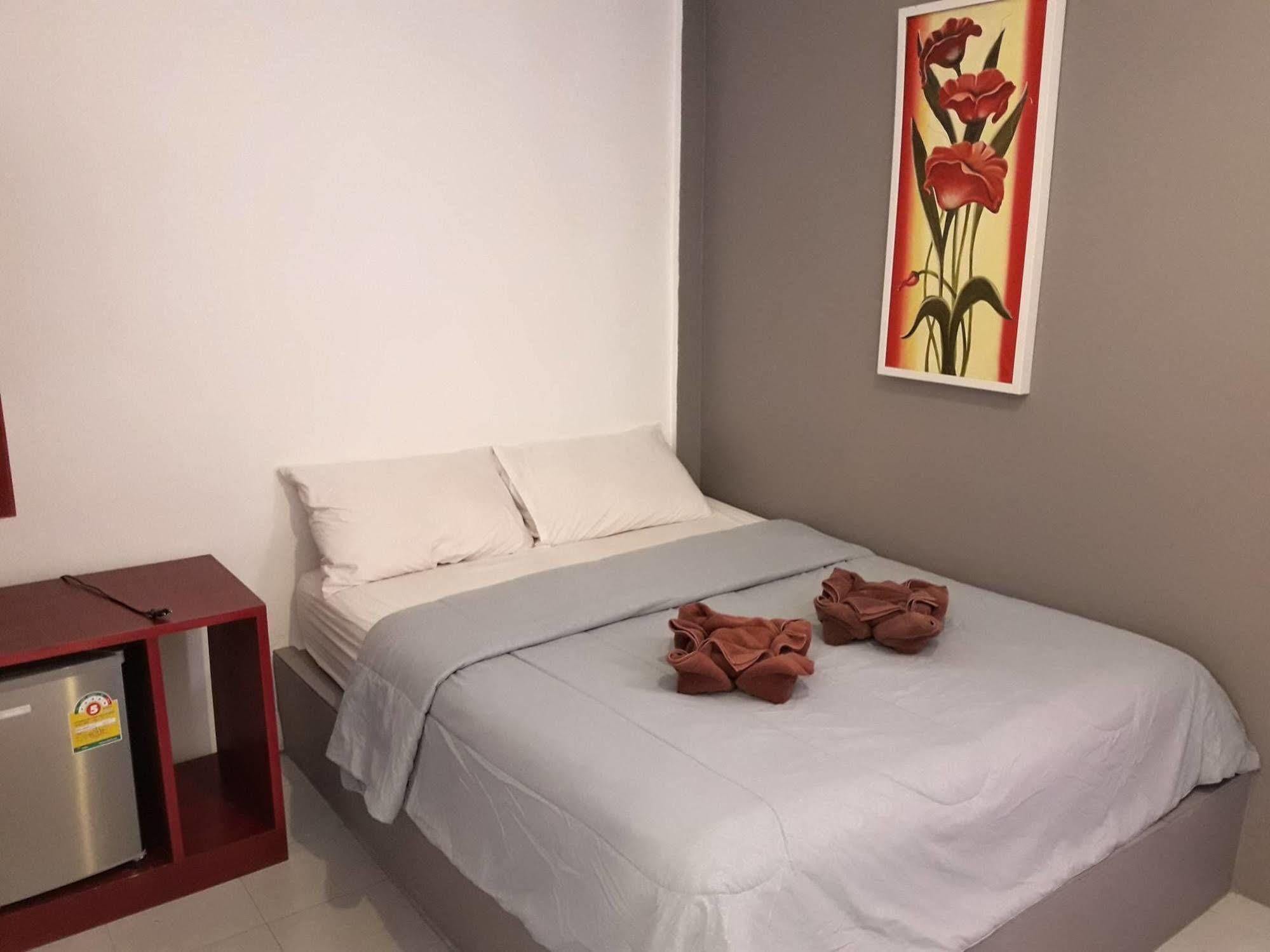 Hugs Guesthouse Koh Lanta Bagian luar foto