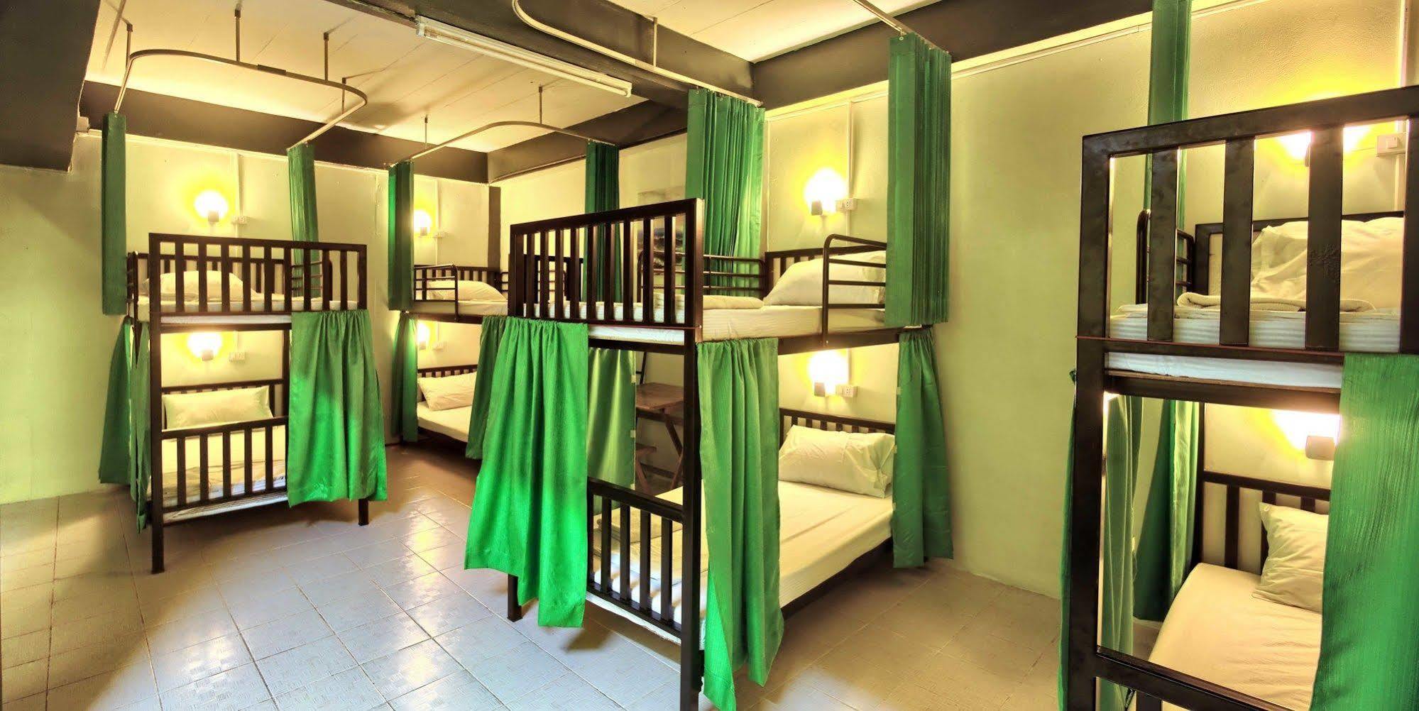 Hugs Guesthouse Koh Lanta Bagian luar foto