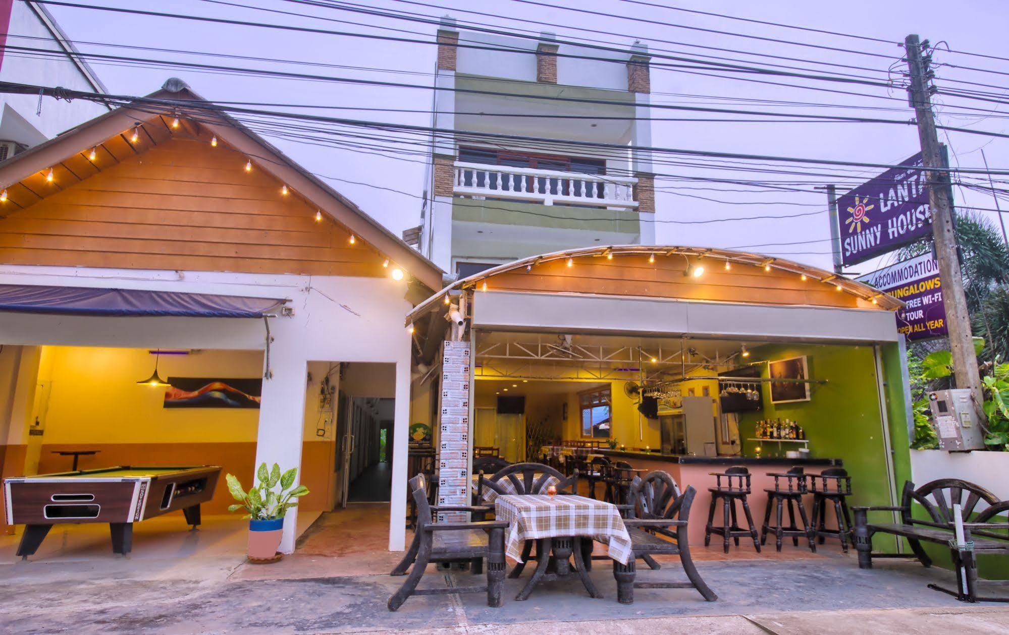 Hugs Guesthouse Koh Lanta Bagian luar foto