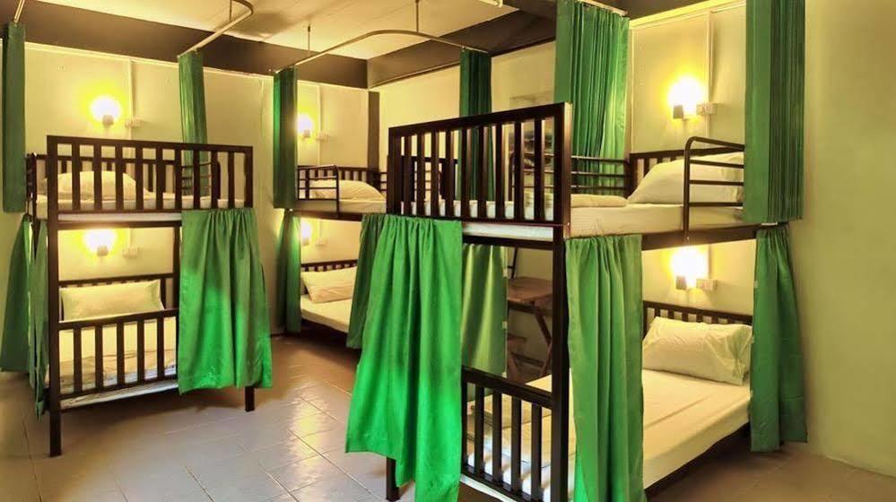 Hugs Guesthouse Koh Lanta Bagian luar foto